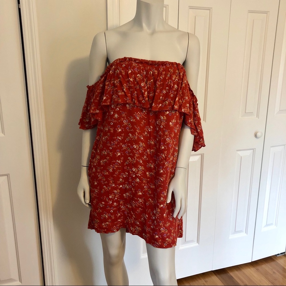 Off the shoulder dress NWOT